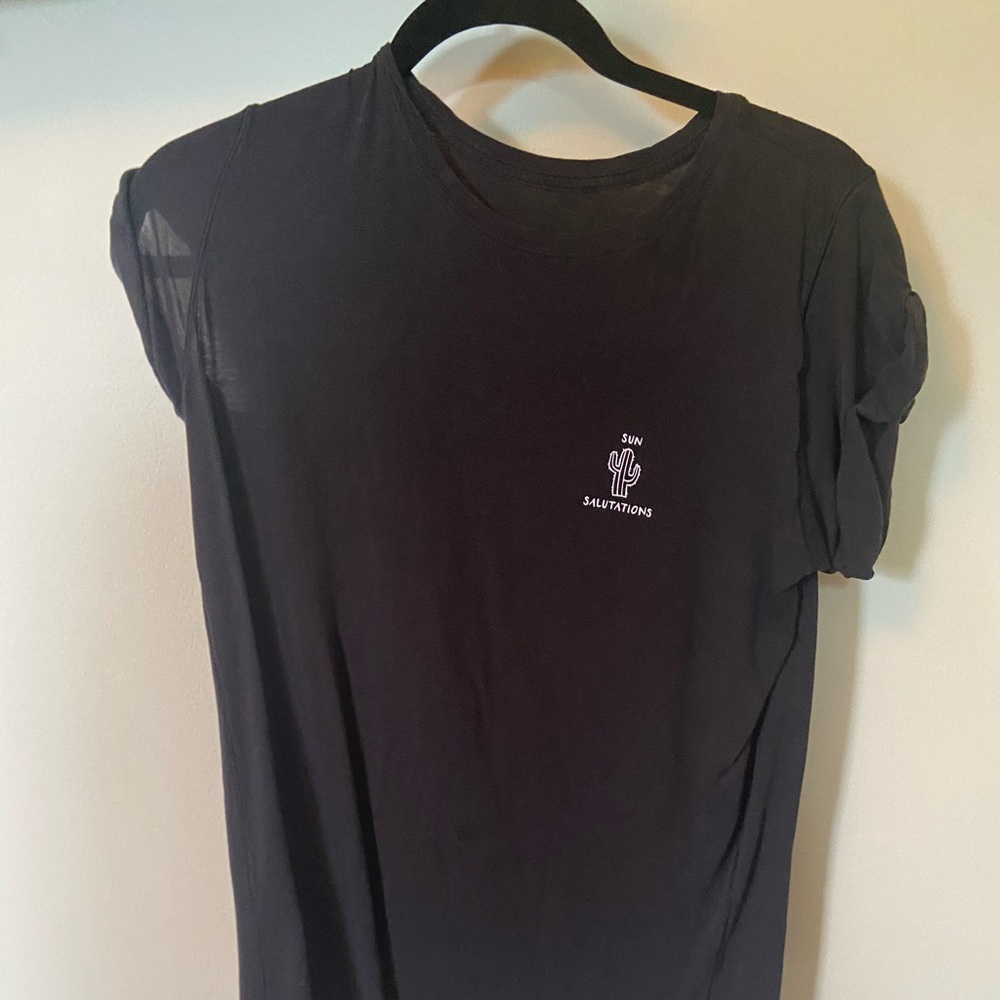 Lululemon roll around T